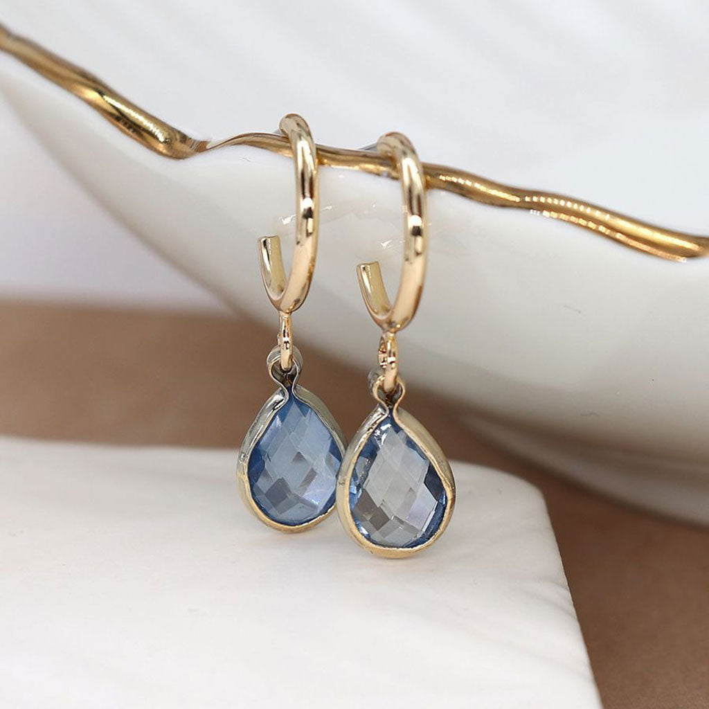 Boucles d'oreilles créoles en cristal bleu en forme de larme imitation or