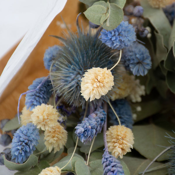 Getrockneter Wildblumen-Revival-Strauß Blue Moon