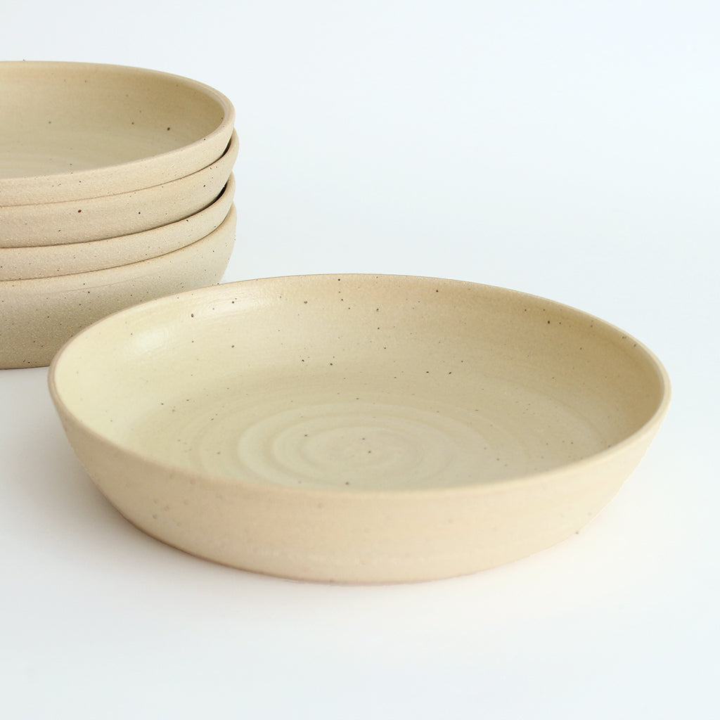 Hellgelbe Pastaschüssel-Steinserie von Habulous Ceramics – Insideout