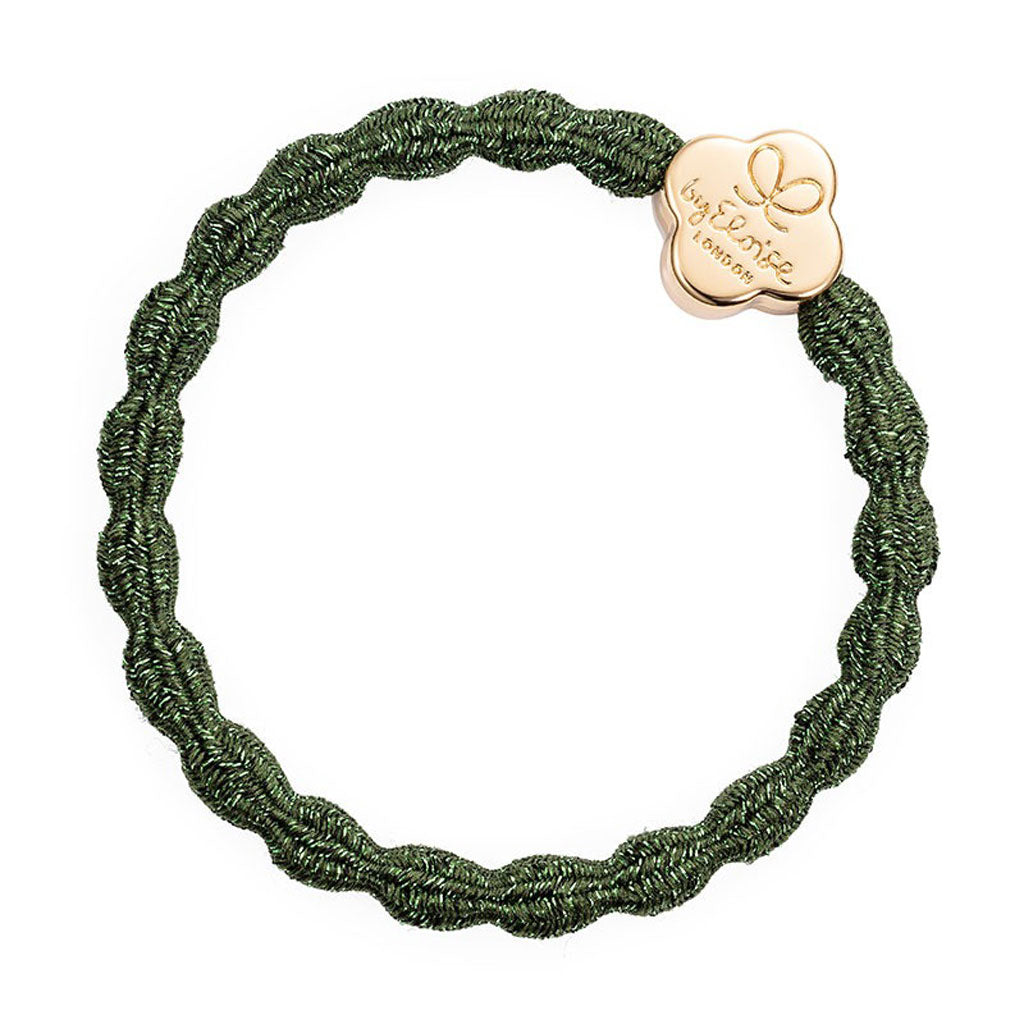Bracelet élastique quadrilobe doré métallisé sur vert ciboulette