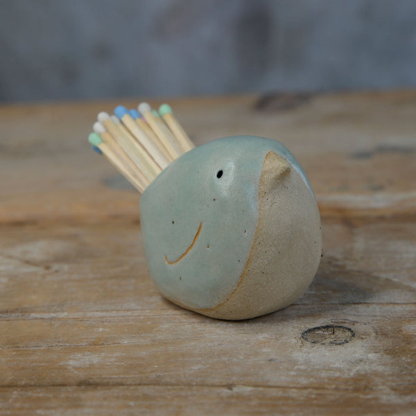 Pot Bird Match Striker dans la série de pierre vert menthe par Habulous Ceramics